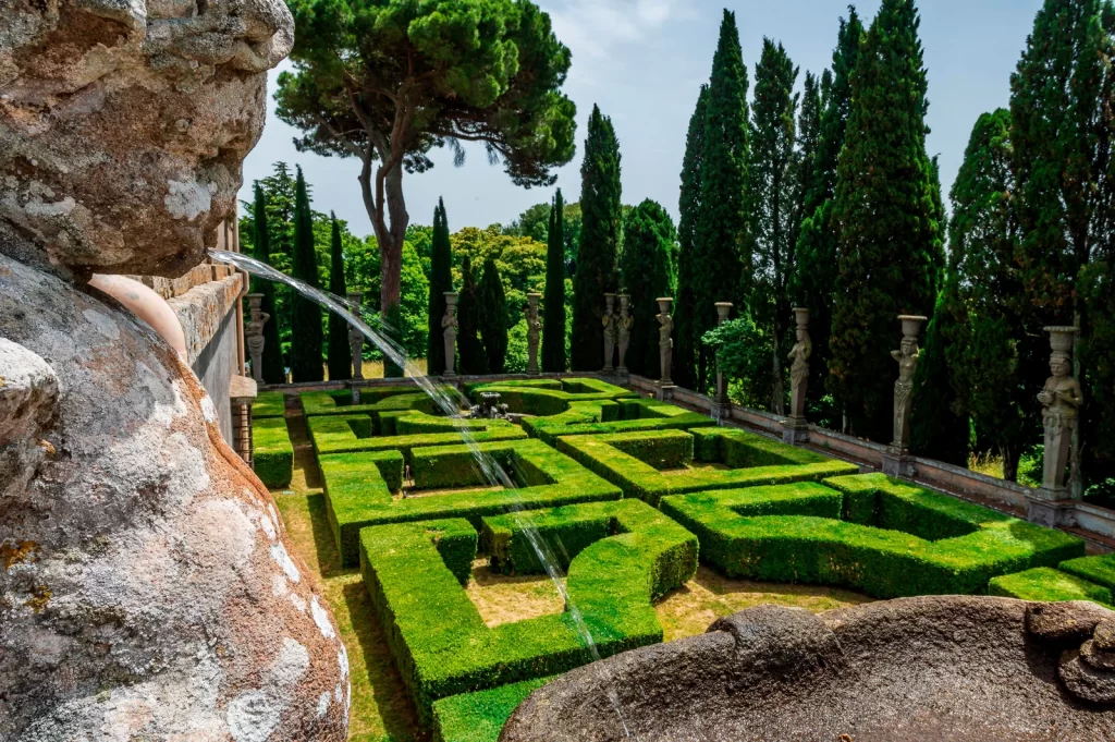 Nowa kolekcja biżuterii Bulgari zaprasza do Villa Farnese-pointofdesign.pl