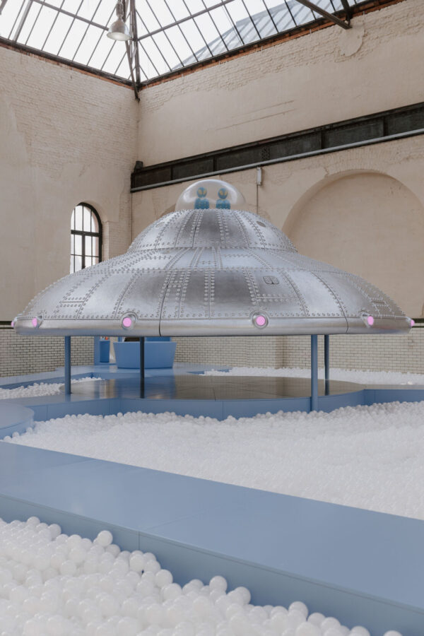 Welcome Little Stranger, plac zabaw w C-Mine, design: Walter Van Welcome Little Stranger, plac zabaw w C-Mine, design: Walter Van