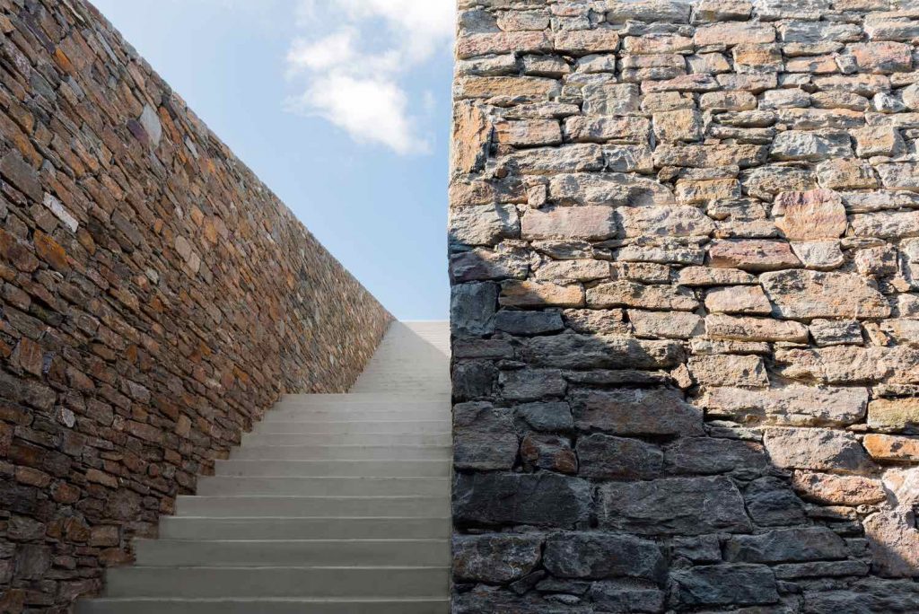 dom nad morzem nCAVE Mold Architects 06