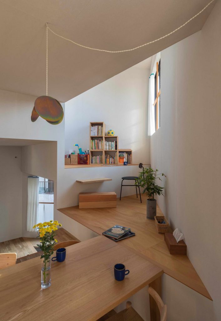 house-in-takatsuki-tato-architects wielopoziomowy dom 05