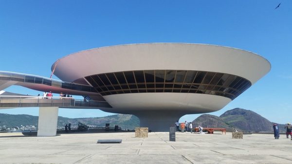 oscar-niemeyer-MAC Niterói