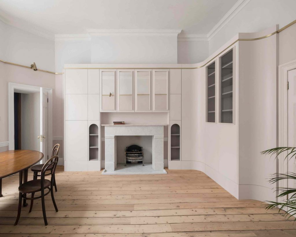 upper-wimpole-street-londyński-apartment-jonathan-tuckey-design 02 funkcjonalne ściany